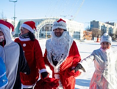 В Благовещенске состоялся новогодний забег в карнавальных костюмах