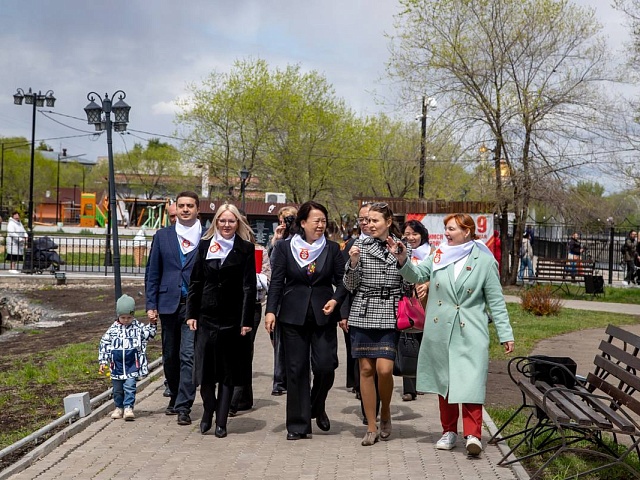 «Это совершенно новый опыт сотрудничества, когда сами семьи выступают не просто зрителями, а основными участниками всех событий. И именно от них зависят дружественные связи между не только двумя городами, но и двумя странами»: заместитель мэра 