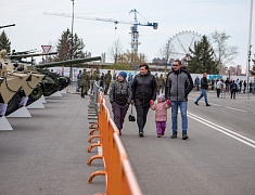 Выставка военной техники ДВОКУ в честь Дня Победы