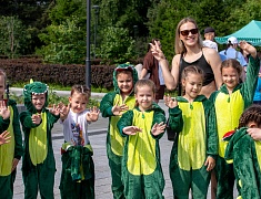 Динозавры пробежали по главной улице Благовещенска