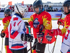 Соревнования по хоккею в рамках Международного российско-китайского фестиваля зимних видов спорта