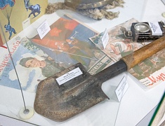 В областной библиотеке открыли выставку рисунков и подвели итоги конкурса «Нам дороги эти позабыть нельзя»