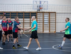 Сотрудники администрации Благовещенска, городской прокуратуры и депутаты сыграли в волейбол