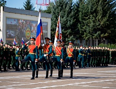 Благовещенские курсанты приняли воинскую присягу на плацу ДВОКУ