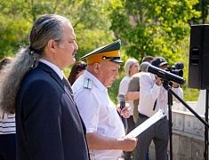 В день города прошли торжественные церемонии возложения цветов
