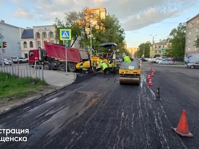 В Благовещенске во время ямочного ремонта обновили больше 50 тысяч «квадратов»