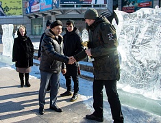 Мэр Благовещенска Олег Имамеев вручил награду номинации «Лучший наставник»