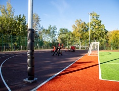 Мэр Благовещенска Олег Имамеев проверил готовность «умной» спортплощадки в Моховой Пади