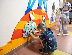 В преддверии Дня космонавтики в «космической обсерватории» прошло первое занятие с воспитанниками детского сада № 68