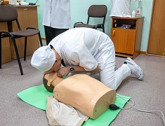 В Благовещенске волонтеры городских мероприятий теперь умеют оказывать первую помощь