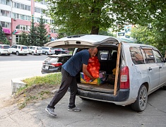 Мэр Олег Имамеев посетил добровольческий пункт помощи бойцам СВО