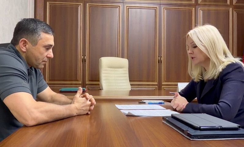 Мэр Благовещенска поручил усилить контроль за ходом капремонта лицея №6