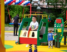 Ещё одну инклюзивную детскую площадку открыли в Благовещенске