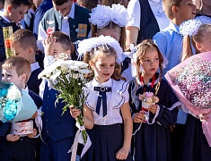 В школах Благовещенска прошли торжественные линейки