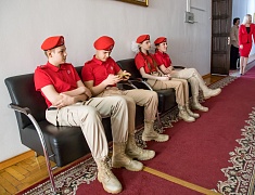 В Благовещенске чествовали известных благовещенцев — Елену Пастухову и Василия Семёнова. Они стали наставниками месяца