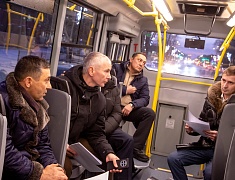 Мэр Олег Имамеев провёл выездное совещание по новогоднему оформлению города