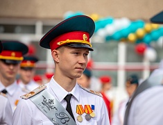 Во всех школах Благовещенска прозвенели последние звонки