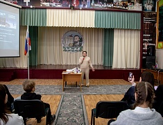 Трёхкратная Олимпийская чемпионка Юлия Чепалова поделилась историей побед и мотивацией с благовещенскими школьниками и спортсменами