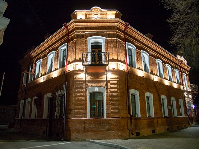 Еще нескольким зданиям в Благовещенске подарили архитектурную подсветку 