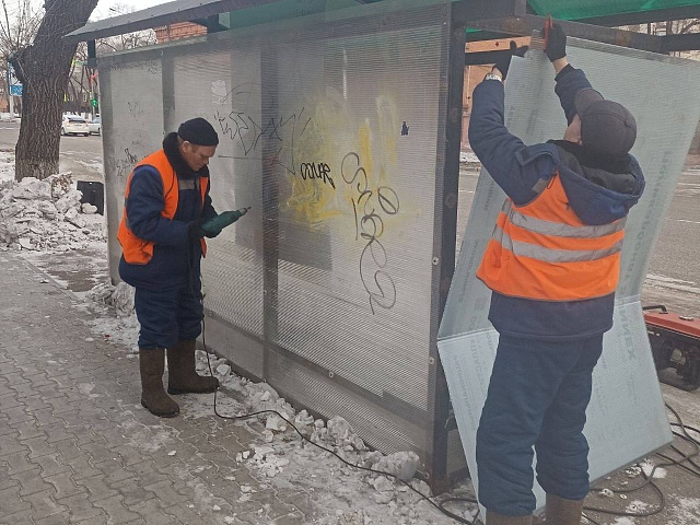  В Благовещенске ГСТК отремонтировал остановку на Зейской