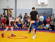 Памятный турнир по вольной борьбе в Благовещенске объединил спортсменов из семи регионов Дальнего Востока