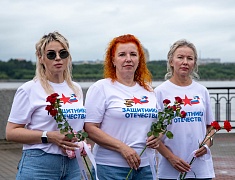 Больше 100 благовещенцев почтили память детей-жертв войны в Донбассе