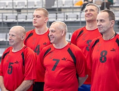 В Благовещенске впервые прошел турнир по волейболу сидя