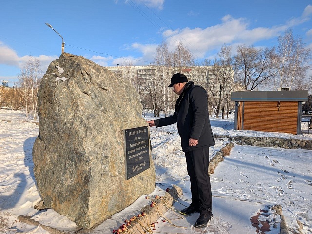 В преддверии юбилея Великой Победы депутаты городской Думы проверили состояние памятных объектов и мемориальных досок в Благовещенске