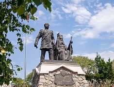 В день города прошли торжественные церемонии возложения цветов