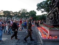 В Благовещенске на площади Победы зажгли «Свечи памяти»