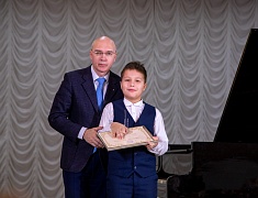 В Центральной детской школе искусств подвели итоги l Дальневосточного музыкального конкурса им. Марии Кнауф-Каминской в номинации «Фортепиано»