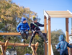 В Благовещенске открыли ещё 3 обновлённые детские площадки