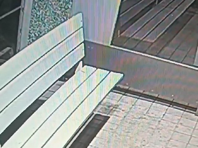 В Благовещенске пострадал новый остановочный павильон 