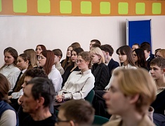 Трёхкратная Олимпийская чемпионка Юлия Чепалова поделилась историей побед и мотивацией с благовещенскими школьниками и спортсменами