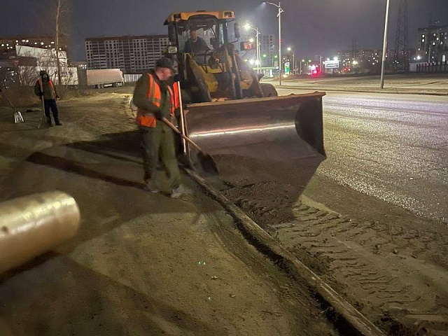 Благовещенских автомобилистов просят перепарковать свои машины