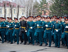 Мэр Благовещенска Олег Имамеев поздравил выпускников ДВОКУ с окончанием учебы