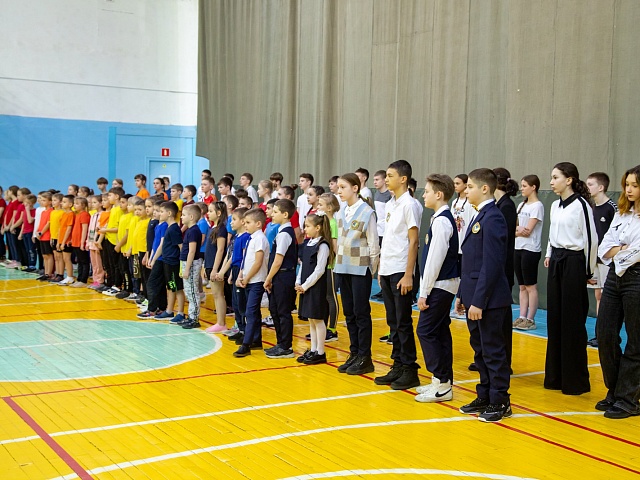 От 11 лет до 61 года: нормативы комплекса ГТО выполняют педагоги и ученики 26 школы Благовещенска