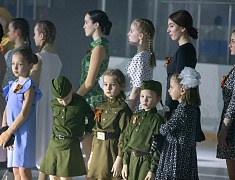 Юные благовещенские фигуристы представили программу «Помним сердцем», посвященную Дню Победы