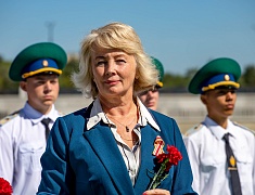 Главы Хэйхэ и Благовещенска возложили цветы на пограничной реке