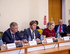 В рамках «АмурЭкспофорума‑2026» представители администрации Благовещенска встретились с делегациями городов Суйхуа, Хэйхэ и района Айхуэй