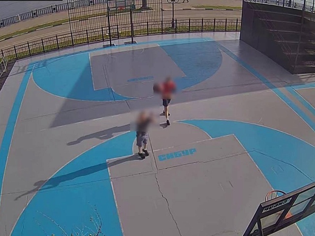 Обновлённая баскетбольная площадка СИБУРа на Краснофлотской пострадала от рук хулиганов