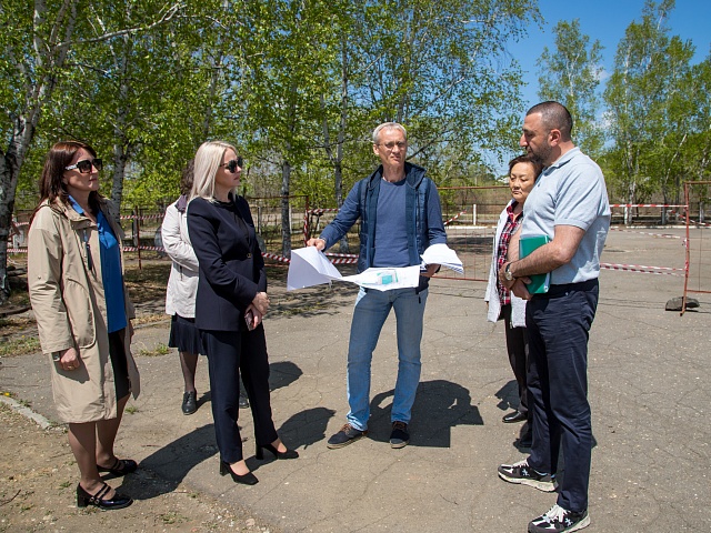 В Моховой Пади строят «умную» спортивную площадку 