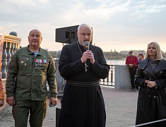 В Благовещенске встретили участников патриотического марафона-заплыва