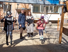 В Благовещенске межведомственная комиссия проверяет «самочувствие» детских площадок