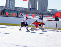 Соревнования по хоккею в рамках Международного российско-китайского фестиваля зимних видов спорта