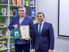 Мэр Благовещенска Олег Имамеев поздравил работников сферы культуры с завершением года