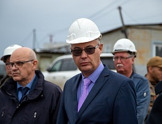 В новой школе в микрорайоне Благовещенска утепляют фасад и готовятся запускать тепло