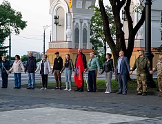 В Благовещенске на площади Победы зажгли «Свечи памяти»