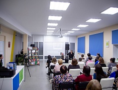 Московский писатель презентовал в Благовещенске книги про СВО