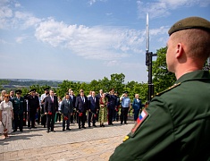 В день города прошли торжественные церемонии возложения цветов